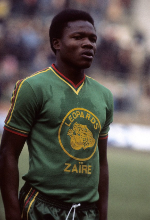 Bildnummer: 10174339 Datum: 18.06.1974 Copyright: imago/Pressefoto Baumann
Ilunga Mwepu (Zaire); reg130307 WM 1974 Fussball Herren L�nderspiel Nationalteam Vdia xsp ysf Gelsenkirchen DR Kongo hoch
 ...