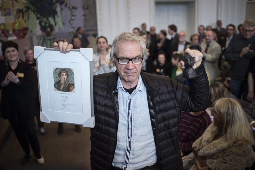epa09504652 (FILE) Swedish artist Lars Vilks is awarded with the Danish Freedom of the Press award in Copenhagen, Denmark, 14 March 2015 (reissued 03 october 2021). Swedish artist Lars Vilks and two p ...