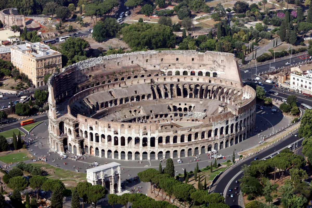 An undated aerial photo shows ancient Roman Colosseum, which is among the 21 finalists for the new seven wonders of the world, British daily 'Independent' said on Monday 20 November 2006. Mi ...