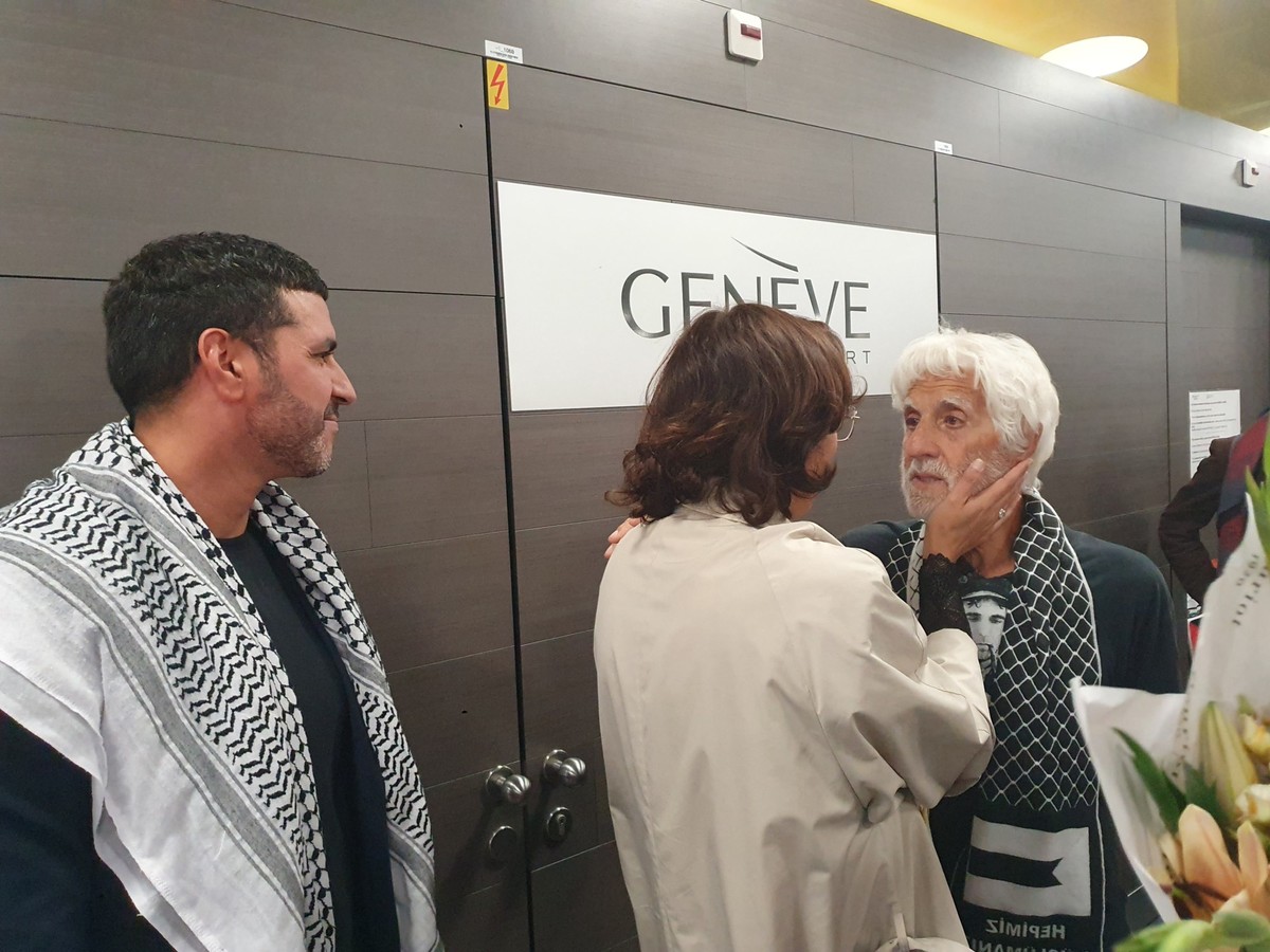 Roberto Ventrella, 86 ans, est arrivé le 5 octobre à l'aéroport de Genève, il est accueilli par l'organisation Waves of freedom, antenne suisse de la Global Sumud Flotilla.