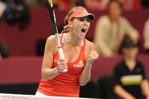 Belinda Bencic gelingt gegen Alizé Cornet die Sensation.