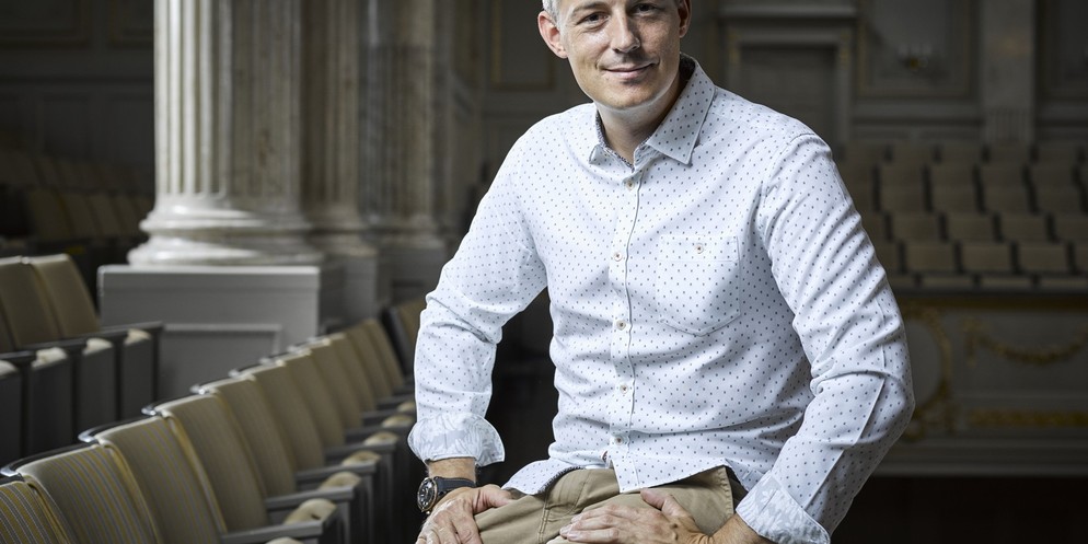 Ivo Adam verlässt das Casino Bern.