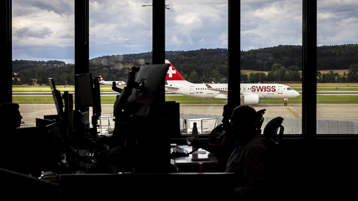 Fl-ge-am-Flughafen-Z-rich-in-den-Sommerferien-2024-unp-nktlicher-als-2023