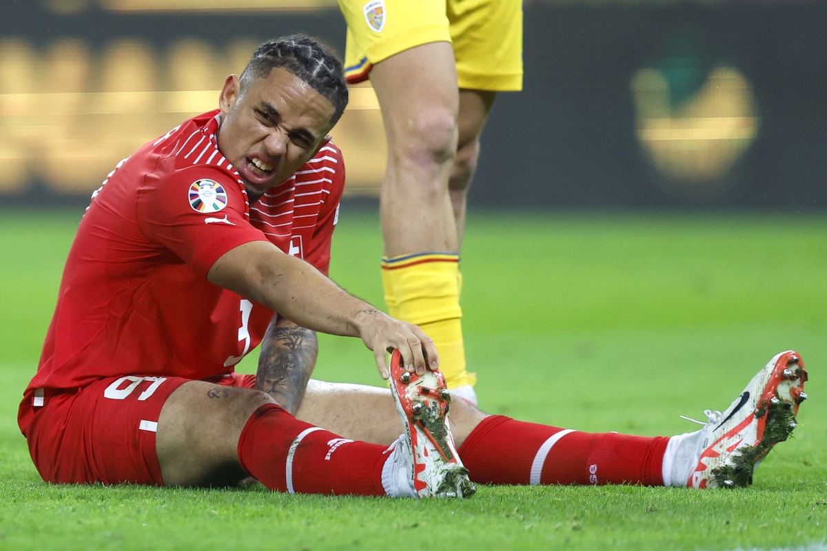 Switzerland's Noah Okafor during the UEFA Euro 2024 qualifying group I soccer match between Romania and Switzerland at the National Arena stadium in Bucharest, Romania, Tuesday, November 21, 2023 ...