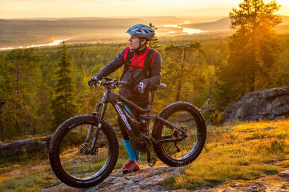 Mit den E-Fatbikes bequem über Stock und Stein