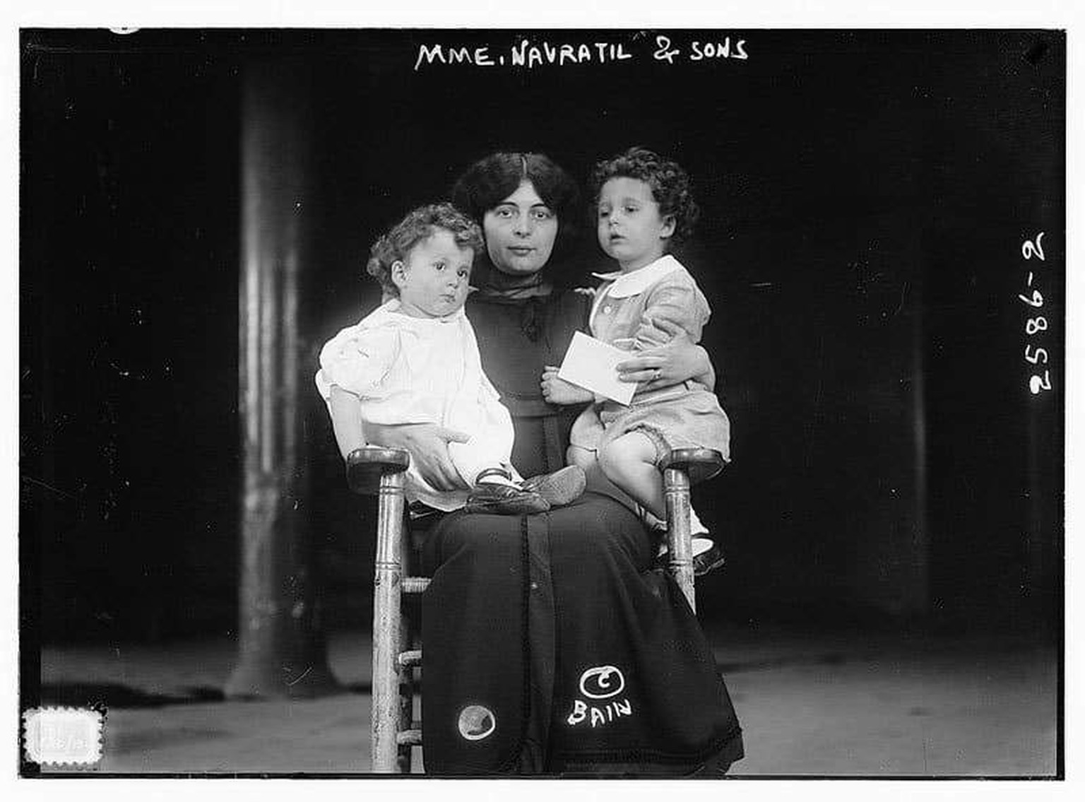Wiedervereint: Marcelle Navratil mit ihren beiden Kindern.