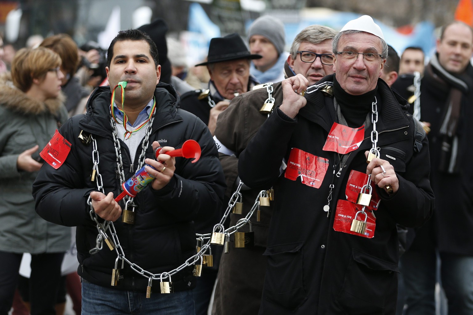 Erstmals seit 15 Jahren sind am Montag in Frankreich tausende Firmenchefs auf die Strasse gegangen.