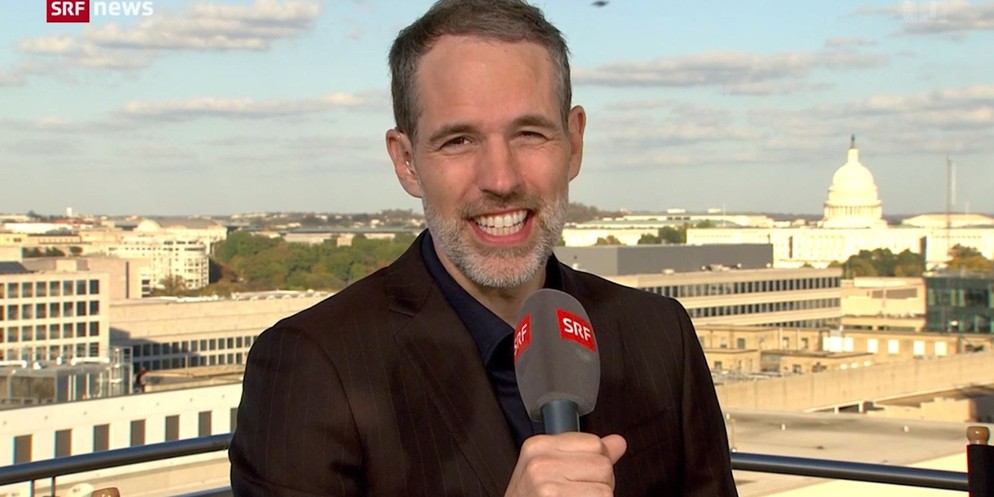 SRF-Moderator Arthur Honegger führte blinzelnd durch die 10vor10-Ausgaben vom Dienstag und Mittwoch. Anlässlich der US-Wahlen fand die Sendung nicht in der gewohnten Studioumgebung, sondern in Washing ...