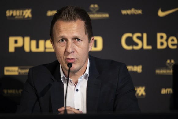 Christoph Spycher, neuer VR-Delegierter Sport YB, spricht waehrend einer Medienkonferenz, am Mittwoch, 25. Mai 2022 im Stadion Wankdorf in Bern. Christoph Spycher bleibt Gesamtverantwortlicher des Spo ...