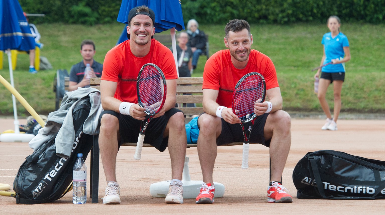 Bern, 20.06.2015 - Berner Tennis Meisterschaften, Kategorie Doppel R5/R9, die NHL Spieler Roman Josi und Mark Streit, (Manuel Winterberger/EQ Images)