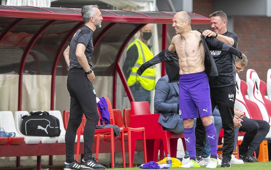 EMMEN, Stadium Oude Meerdijk, 09-05-2021 , season 2020 / 2021 , Dutch Eredivisie. Final result 0-4, FC Groningen player Arjen Robben M after the match Emmen - Groningen Emmen - Groningen PUBLICATIONxN ...