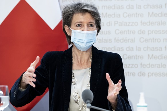 Bundesraetin Simonetta Sommaruga spricht an einer Medienkonferenz zur Klimastrategie, am Donnerstag, 28. Januar 2021, in Bern. (KEYSTONE/Peter Schneider)