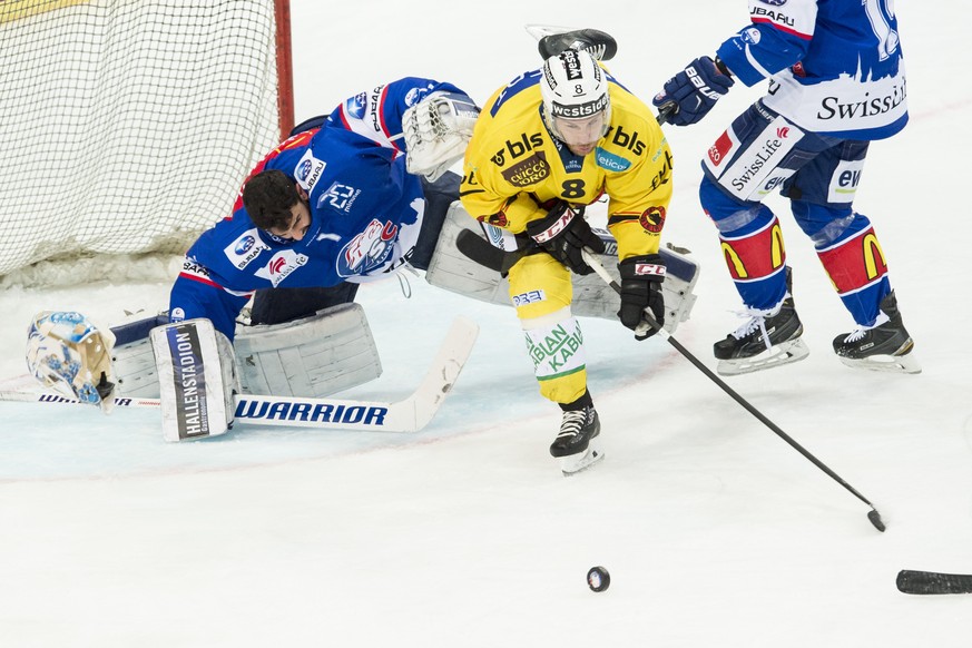 Die Serie ist lanciert: Der SC Bern schenkt Qualifikationssieger ZSC Lions im ersten Spiel gar nichts.