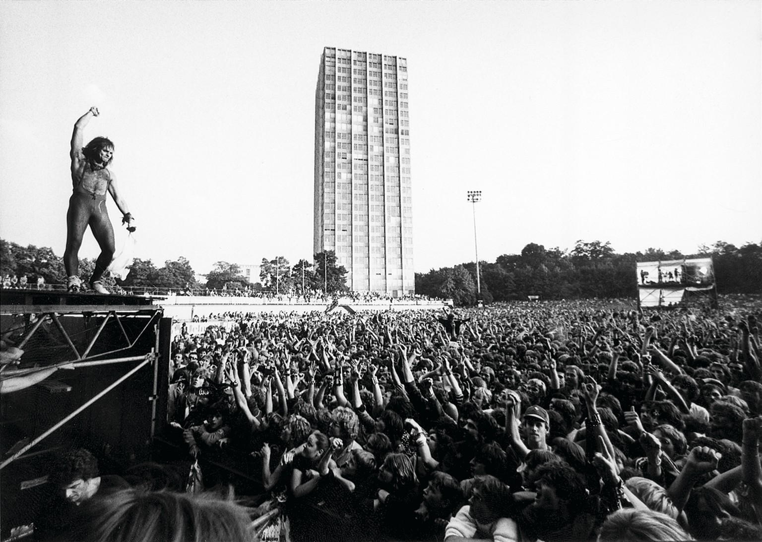 Das Konzert fand im Stadion Schützenwiese statt.