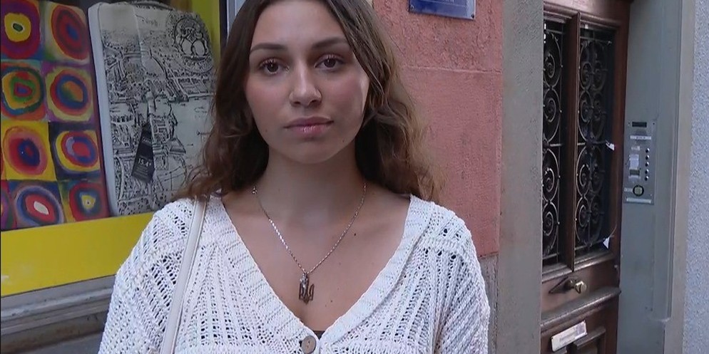 Zwei Ukrainerinnen und ein Ukrainer wurden in der Stadt Zürich von Russen und Belarussen angegriffen. Erst wurden sie beleidigt und dann auch tätlich angegriffen. Eines der Opfer filmte die Attacke.