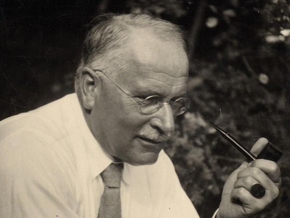 Porträt von Carl Gustav Jung, aufgenommen um 1935.
https://commons.wikimedia.org/wiki/File:ETH-BIB-Jung,_Carl_Gustav_(1875-1961)-Portrait-Portr_14163_(cropped).tif