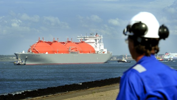 epa09848331 (FILE) - Bahamas-registered LNG tanker ship &#039;Arctic Voyager&#039; arrives in the port of Rotterdam, the Netherlands, 06 July 2011 (reissued 26 March 2022). The US committed to deliver ...