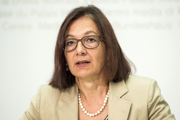 Yvonne Gilli, Nationalraetin Gruene-SG, wirbt fuer ein Ja zur Initiative fuer eine Oeffentliche Krankenkasse, am Dienstag, 19. August 2014, in Bern. Das Schweizer Stimmvolk hat am 28. September 2014 u ...