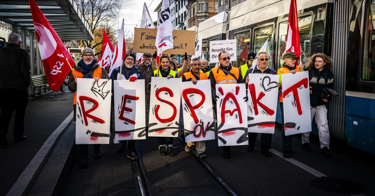 -V-Personal-demonstriert-in-Z-rich-f-r-bessere-Arbeitsbedingungen