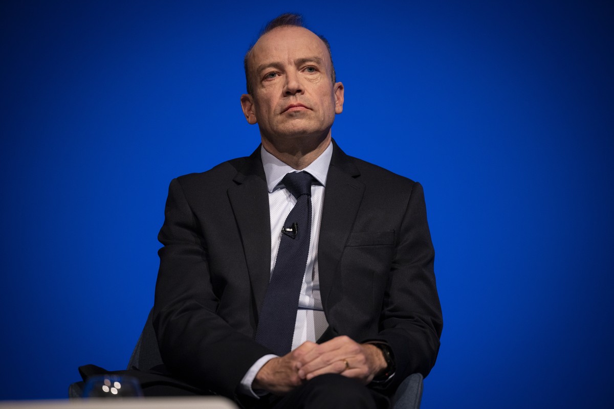 epa10219925 Britain's Secretary of State for Northern Ireland Chris Heaton-Harris speaks at the Conservative Party Conference in Birmingham, Britain, 02 October 2022. Prime Minister Liz Truss adm ...