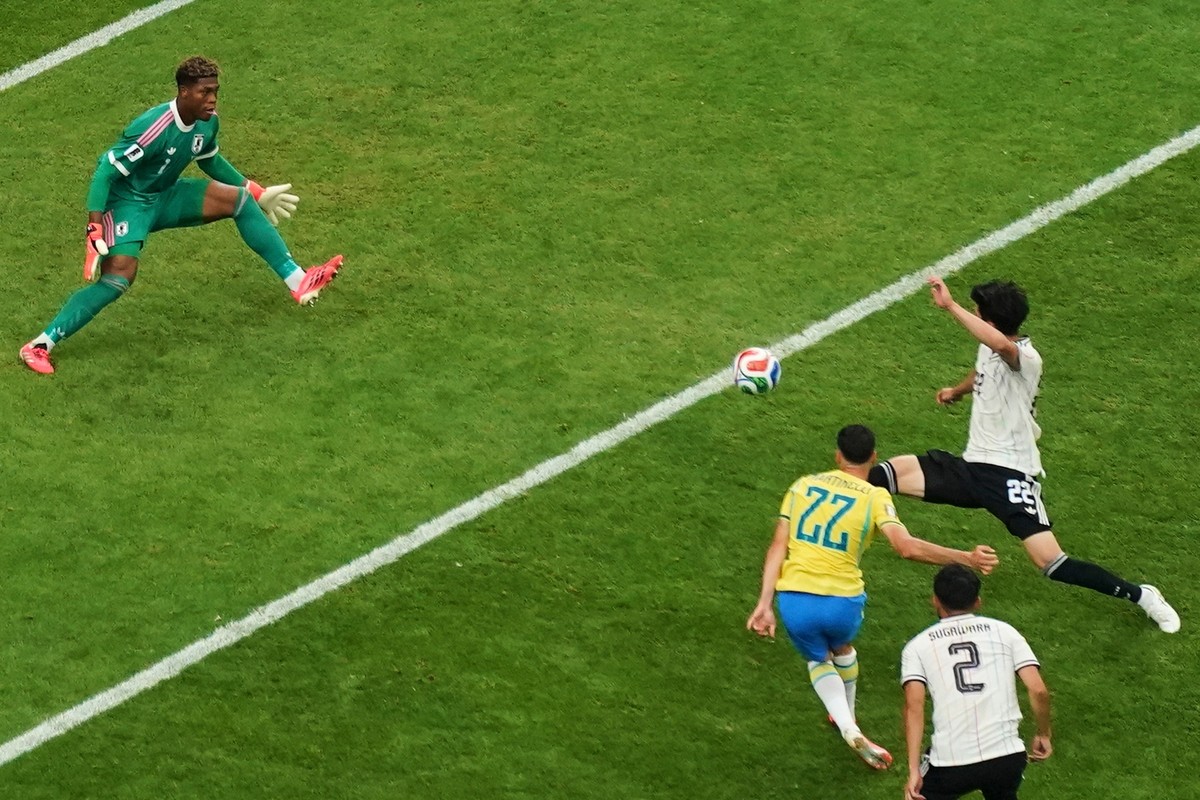 Brazil's Gabriel Martinelli (22) scores his side's second goal during the World Cup round of 32 soccer match between Brazil and Japan in Houston, Monday, June 29, 2026. (AP Photo/Eric Smith) ...