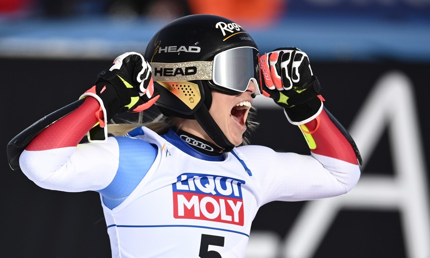 epa09021182 Lara Gut-Behrami of Switzerland celebrates in the finish area her first place during the 2nd run of the Women's Giant Slalom race at the FIS Alpine Skiing World Championships in Corti ...