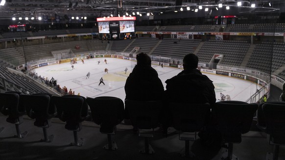 An eerie atmosphere in the almost empty stadium during the Swiss National League ice hockey match between EHC Bieland ZSC Lions, Friday, February 28, 2020 in the Tissot Arena in Biel, Switzerland. As  ...