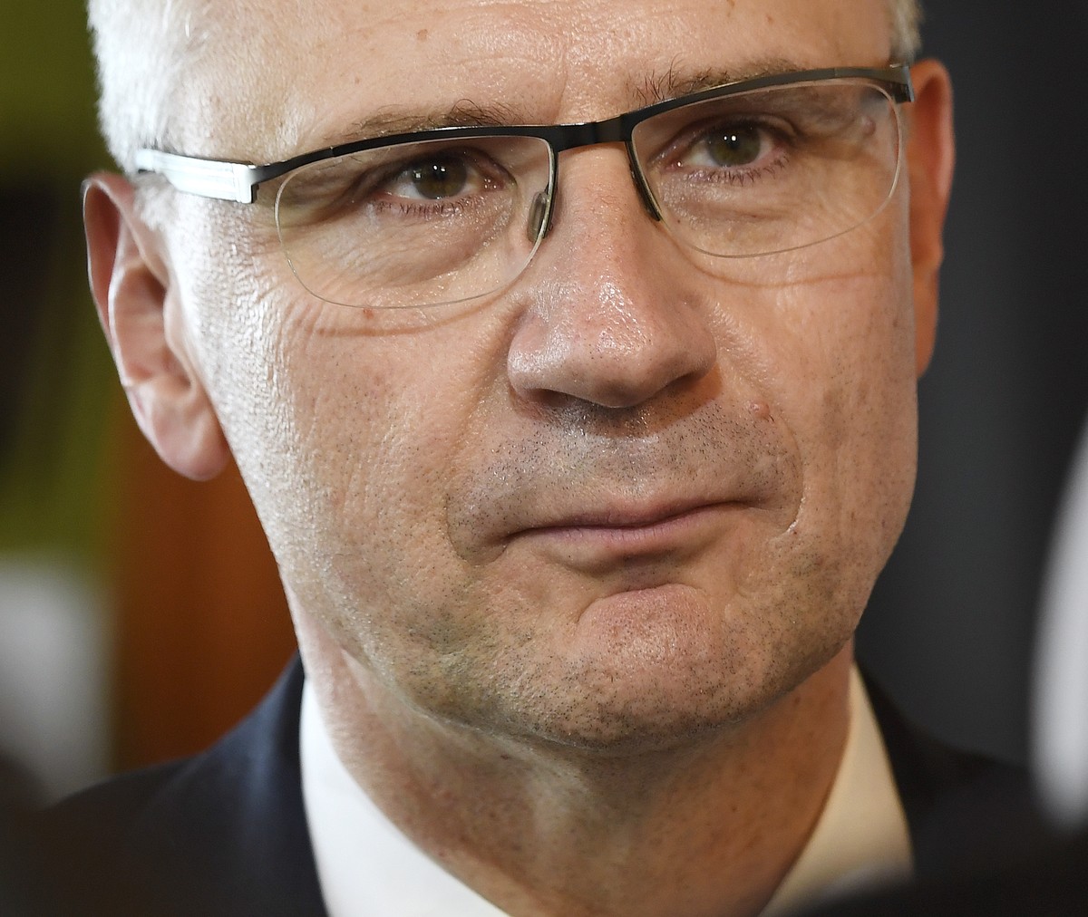 SVP - Nationalrat Andreas Glarner spricht mit den Medien
am ''Abstimmungshoeck'' der SVP im Gasthof Schuetzen in Aarau, am Sonntag, 5. Juni 2016. Das eidgenoessische Stimmvolk hat ...