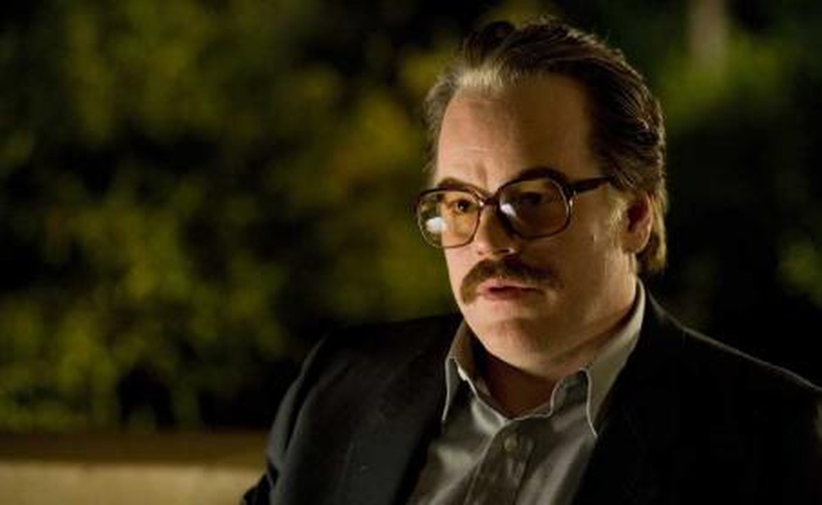 Der Film handelt von einem hedonistischen texanischen Politiker, verkörpert von Tom Hanks. Hoffman gibt hier Gust Avrakotos, einen cholerischen, frustrierten CIA-Führungsoffizier.