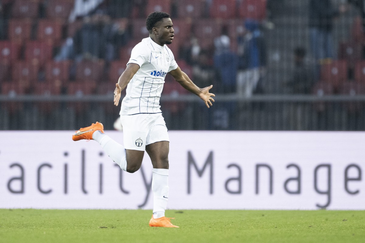 Zuerichs Calixte Junior Ligue jubelt nach seinem 1:1 Tor im Fussball Meisterschaftsspiel der Super League zwischen dem FC Zuerich und dem Servette FC im Letzigrund, am Sonntag, 5 Maerz 2023 in Zuerich ...