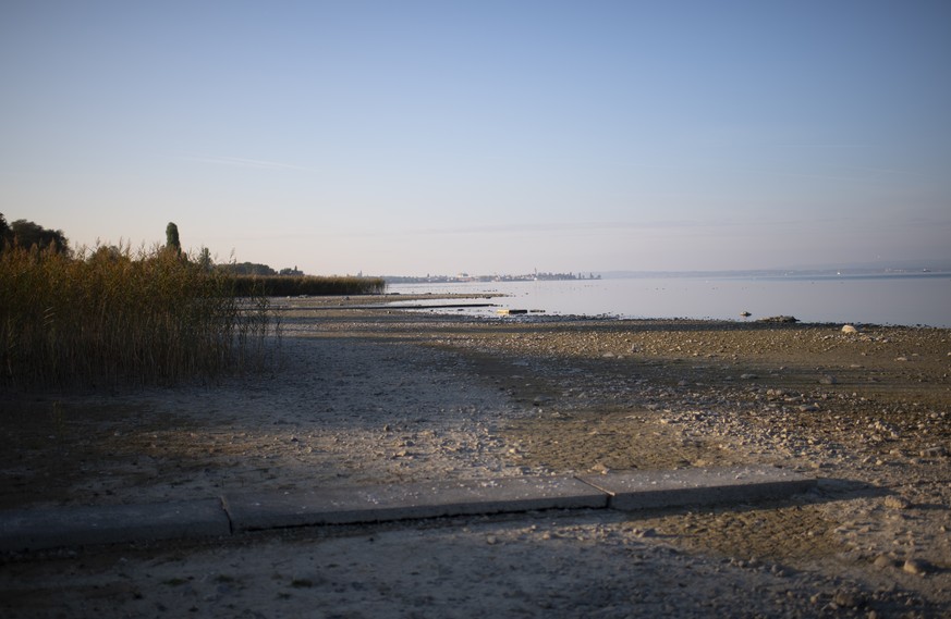 Tiefer Pegelstand am Bodensee, am Montag, 22. Oktober 2018, in Arbon. (KEYSTONE/Gian Ehrenzeller)