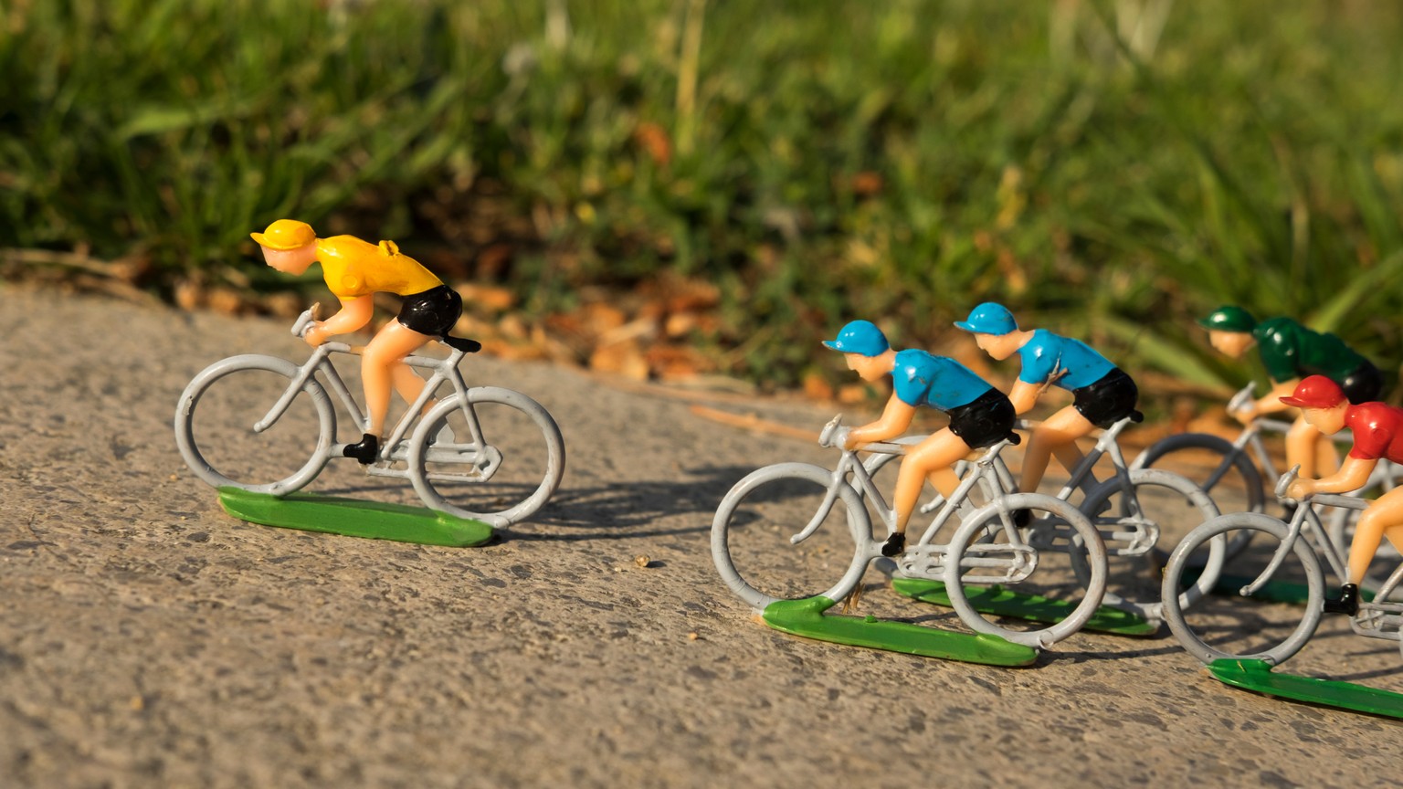 Gelb für den Leader: An der Tour de France erkennt jeder den Führenden.