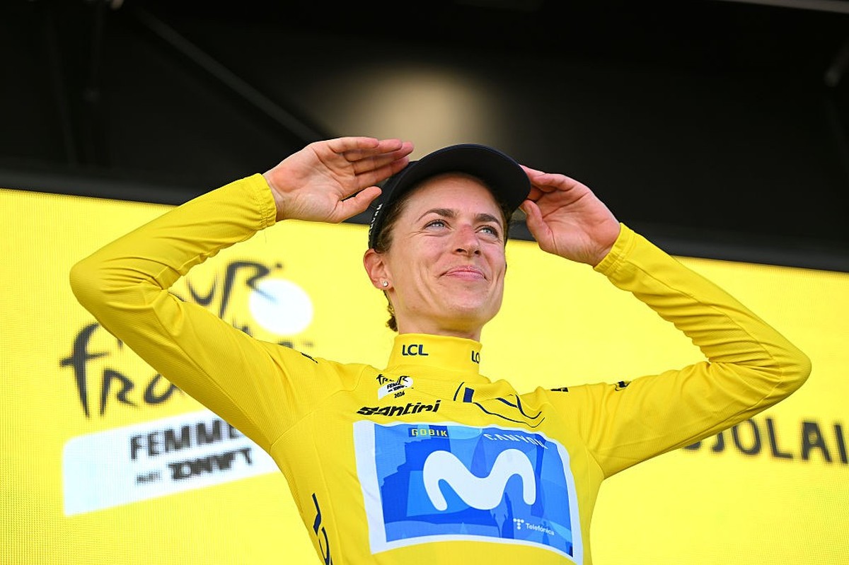 BELLEVILLE-EN-BEAUJOLAIS, FRANCE - AUGUST 05: Marlen Reusser of Switzerland and Team Movistar celebrates at podium as Yellow Leader Jersey winner during the 5th Tour de France Femmes 2026, Stage 5 a 1 ...