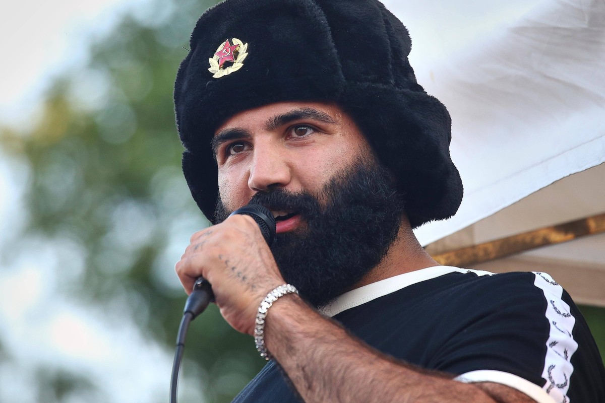 Berlin, Deutschland, 19.07.2025: G�rlitzer Park: Free G�rli - Rave against the Zaun : Rapper Dahabflex aus Frankfurt *** Berlin, Germany, 19 07 2025 G�rlitzer Park Free G�rli Rave against the fence Ra ...