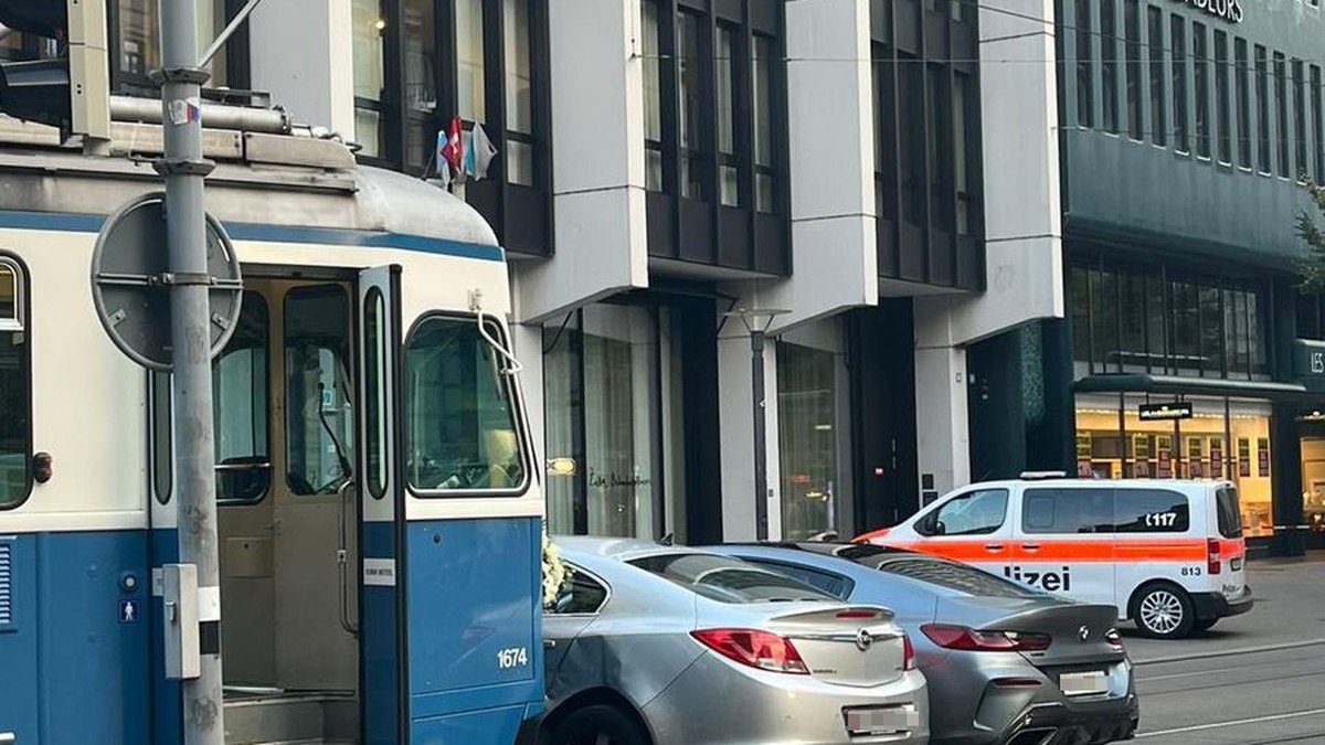 Unfall-legt-Trambetrieb-in-der-Z-rcher-Innenstadt-lahm