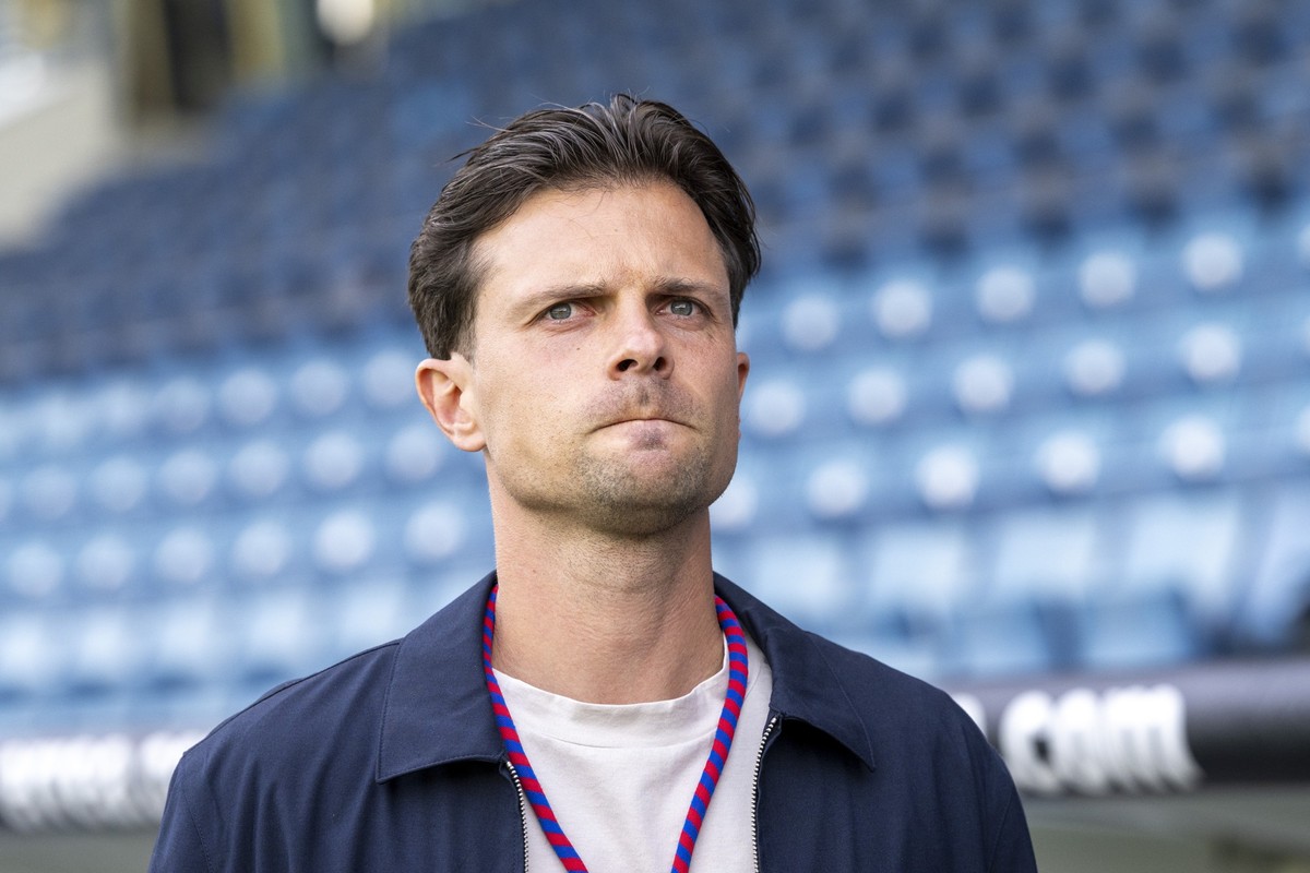 Der Sportchef des FC Basel, Valentin Stocker beim Super League Meisterschaftsspiel zwischen dem FC Luzern und dem FC Basel vom Sonntag, 13. September 2026 in Luzern. (KEYSTONE/Urs Flueeler)