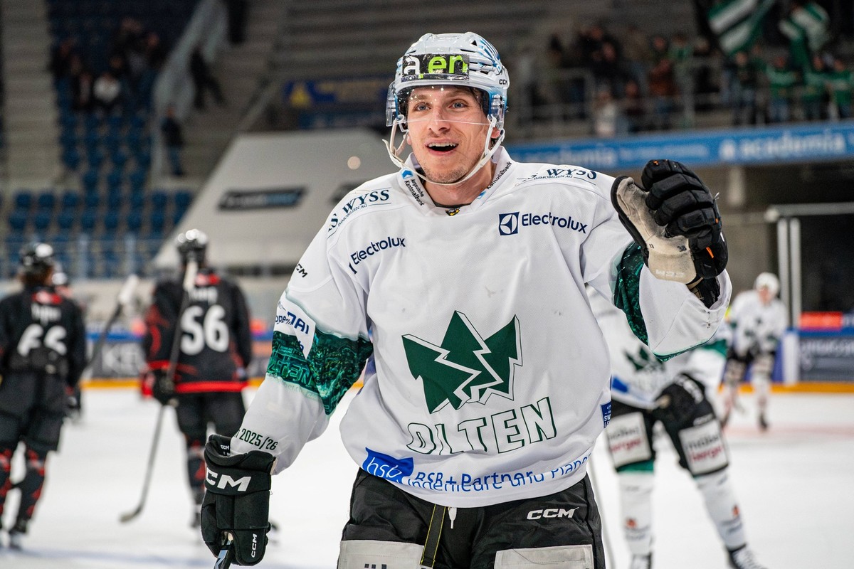 Basel, Switzerland, October 31 2025: GUILLAUME ASSELIN in action during the Swiss League Ice hockey, Eishockey game between EHC Basel and EHC Olten at Eishalle St. Jakob-Arena in Basel, Switzerland. M ...