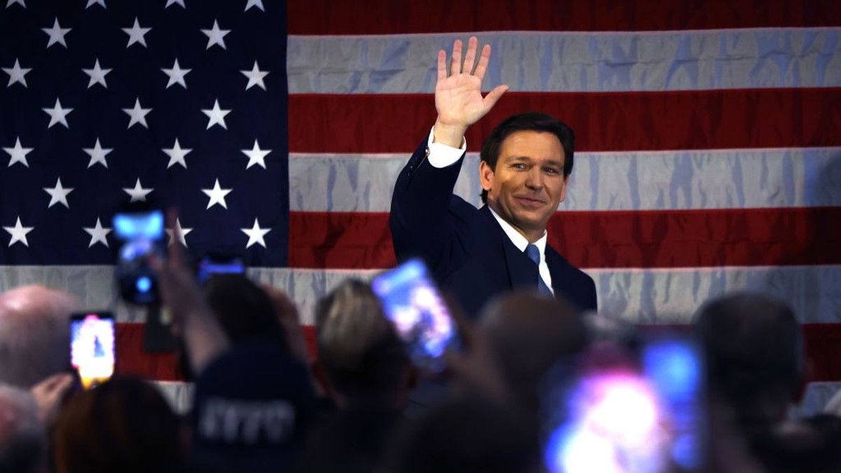 NEW YORK, NEW YORK - FEBRUARY 20: Florida Gov. Ron DeSantis waves as he speaks to police officers about protecting law and order at Prive catering hall on February 20, 2023 in the Staten Island boroug ...