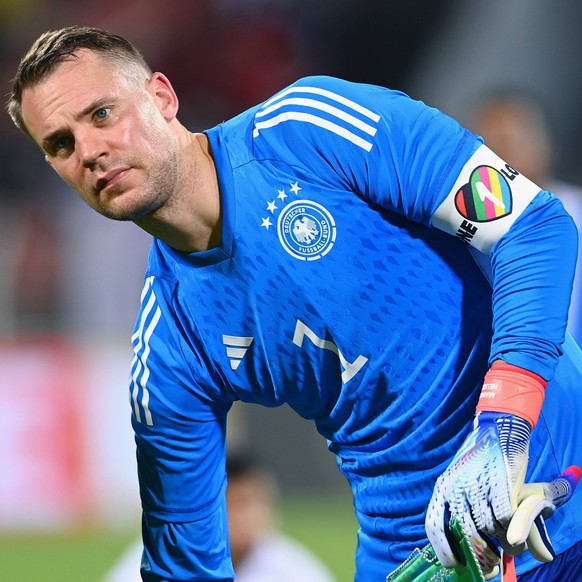 FUSSBALL WM 2022 Testspiel im Oman 16.11.2022 Oman - Deutschland Torwart Manuel Neuer Deutschland mit One Love-Binde *** FOOTBALL World Cup 2022 test match in Oman 16 11 2022 Oman Germany goalkeeper M ...