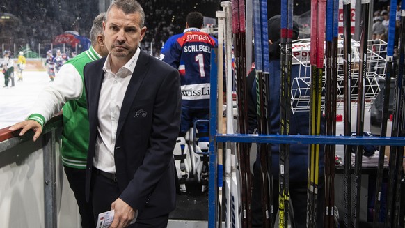 Zuerichs Cheftrainer Serge Aubin reagiert im Eishockeyspiel der National League zwischen den ZSC Lions und dem SC Bern am Freitag, 21. September 2018, im Zuercher Hallenstadion. (KEYSTONE/Ennio Leanza ...