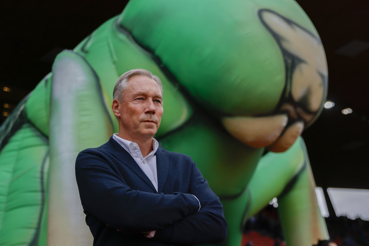 Stephan Schwarz, Sportchef GC, waehrend dem Meisterschaftsspiel der Super League zwischen dem Grasshopper Club Zuerich und dem FC Lausanne Sport am Montag, den 1. April 2024, im Letzigrund Stadion in  ...