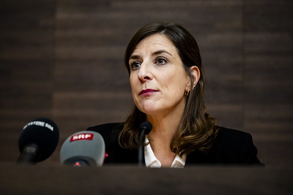 Rebecca Ruiz, conseillere d'Etat vaudoise, parle lors de l'annonce d'un message personnel a l'occasion d'un point de presse le mercredi 26 novembre 2025 a Lausanne. (KEYSTONE/ ...