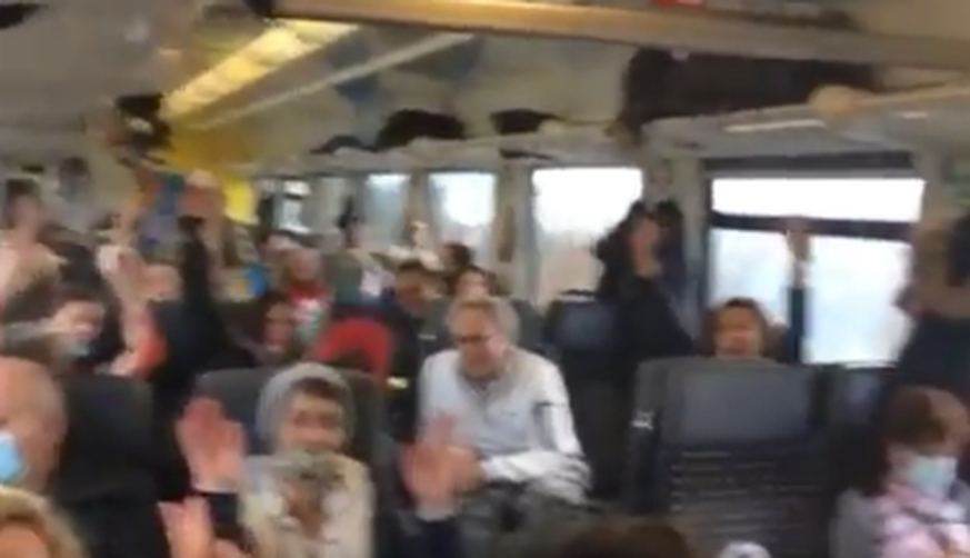 Sie grölen ohne Maske: Corona-Demonstranten machten am Samstag SBB-Züge unsicher.