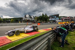 Valtteri Bottas lässt sich die Trainings-Bestzeit notieren.