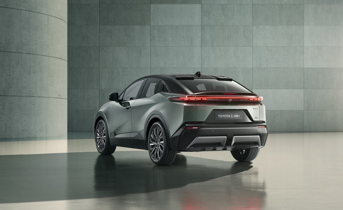 Toyota C-HR+