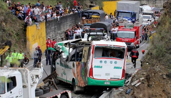 Busunglück in Kolumbien mit mindestens 20 Toten.
