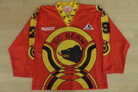 Ein SCB-Trikot aus der Saison 1989/90.