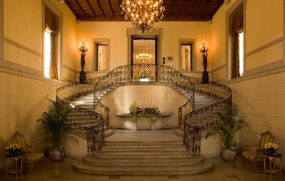 Oheka Castle, célèbre pour Blank Space, Citizen Kane et Succession, sera vendu aux enchères le 27 octobre après des difficultés financières.