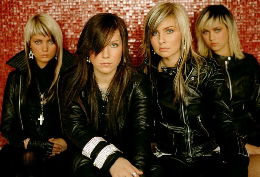 Vanilla Ninja 2005. Estland für die Schweiz am ESC. 
https://www.tapeteos.pl/data/media/303/big/Vanilla_Ninja_07.jpg