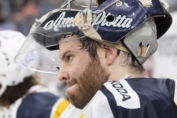 Ambris Goalie, Benjamin Conz, geschlagen, nach dem fuenften Playoff Viertelfinalspiel der National League, zwischen dem EHC Biel und dem HC Ambri-Piotta, am Dienstag 19. Maerz 2019 in der Tissot Arena ...